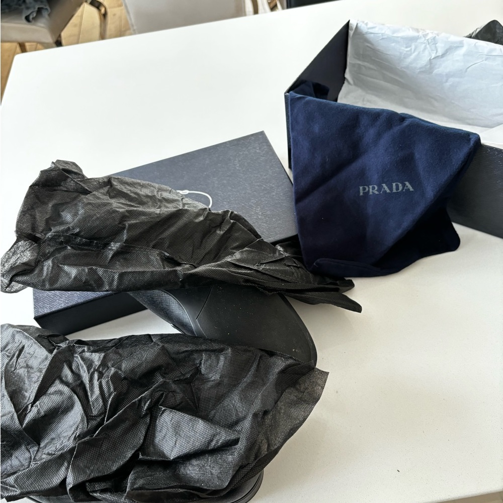 ‼️SOLD‼️
MENS PRADA saffiano leather loafers - Picture 7 of 11